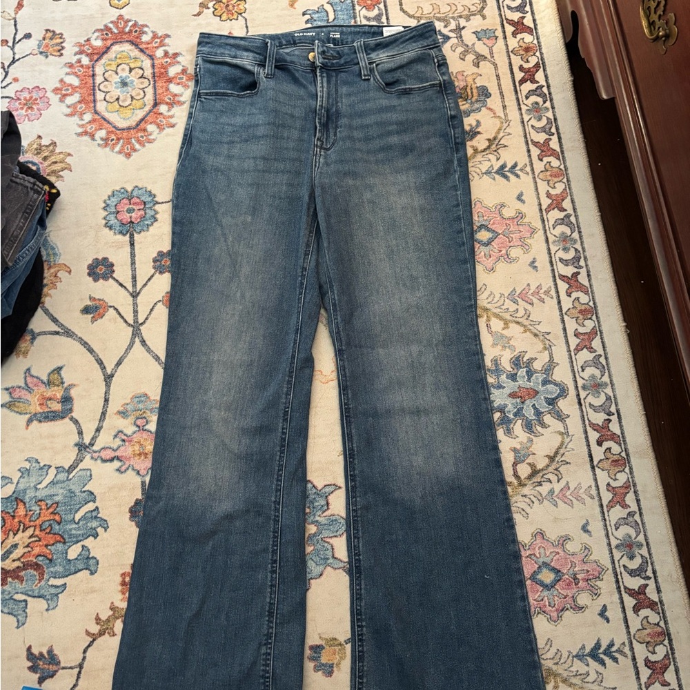 Old Navy Women's Flare Jeans in Blue
